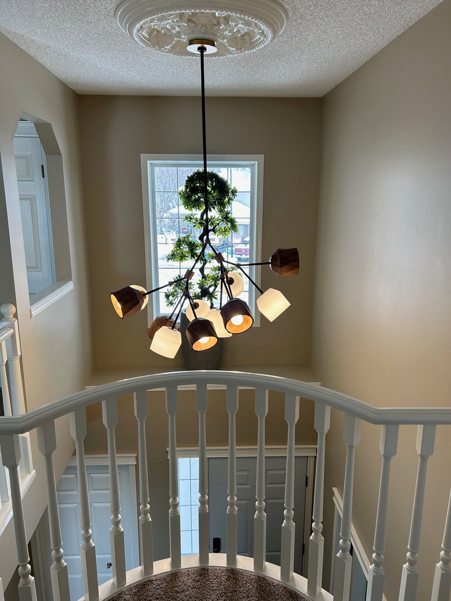 stairway-chandelier